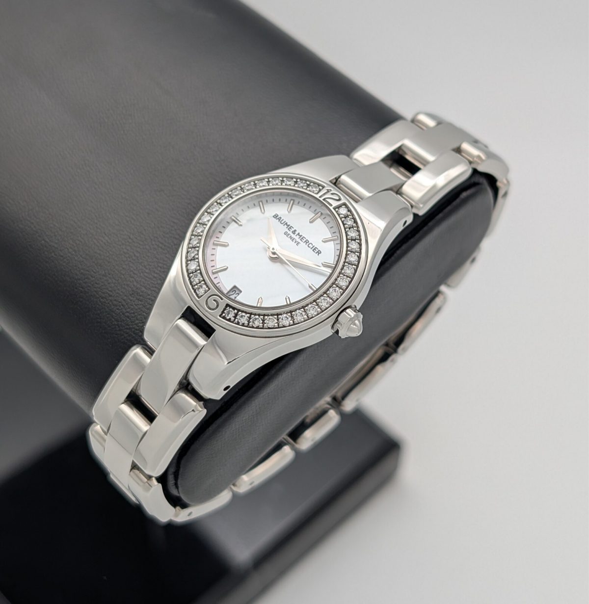 Baume & Mercier Linea 27mm M0A10013 Damenuhr Fullset Perlmutt Uhr Diamanten #89