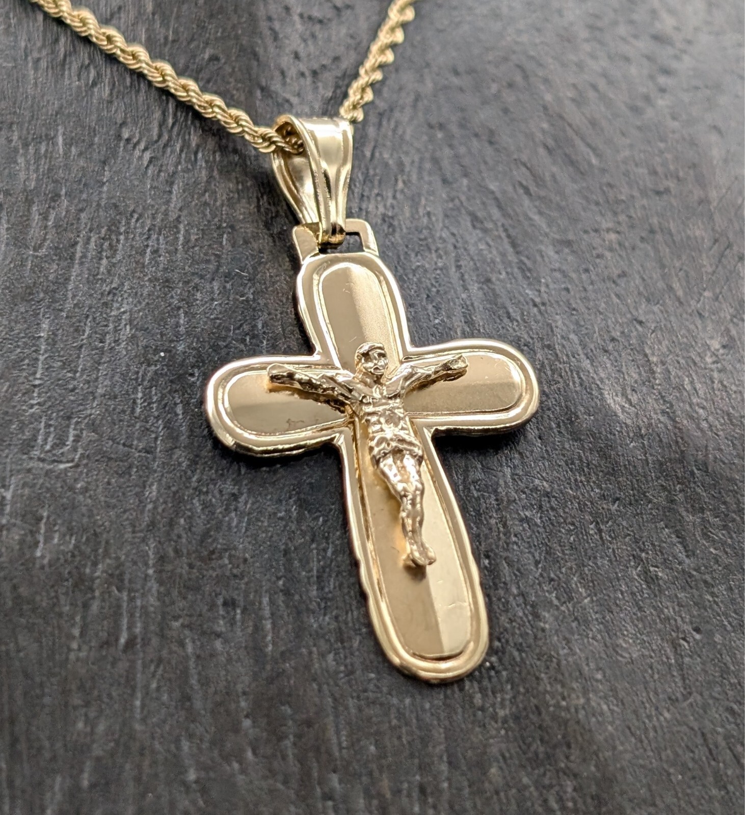 Anhänger Kreuz 585/14K Jesus Unisex 3,30Gr. Gelbgold für Halsketten #988