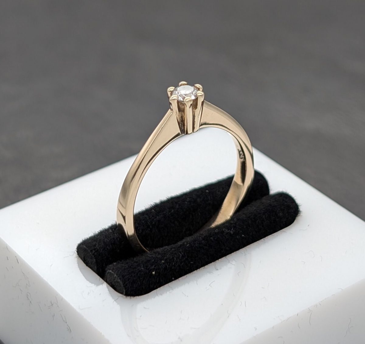Solitär Damenring 585/14K Brillant 0,15ct 2,80Gramm Gelbgold Ring Gr.56 #1147