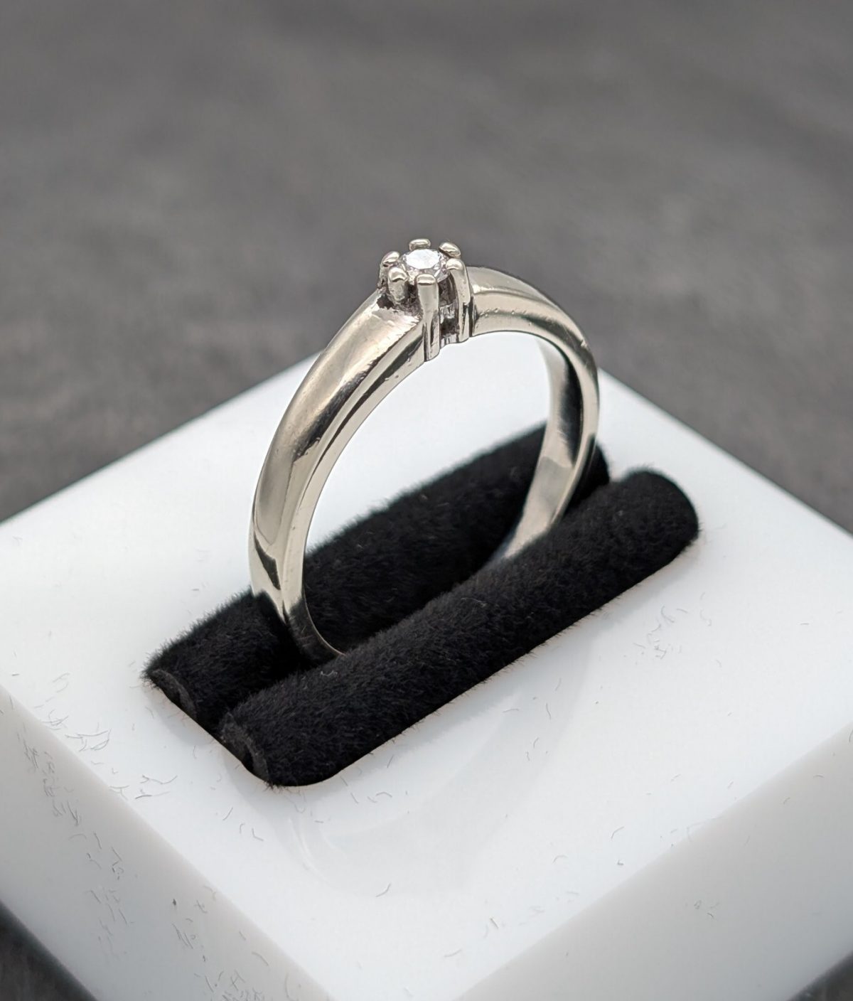 Solitär Damenring 585/14K Brillant 0,10ct 4,18Gramm Weißgold Ring Gr.58 #1038