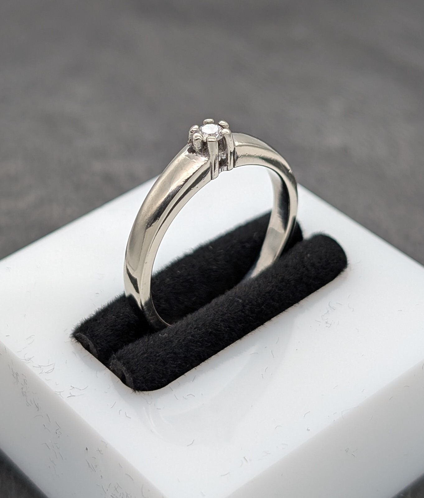 Solitär Damenring 585/14K Brillant 0,10ct 4,18Gramm Weißgold Ring Gr.58 #1038