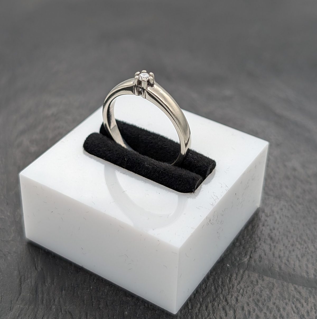 Solitär Damenring 585/14K Brillant 0,10ct 4,18Gramm Weißgold Ring Gr.58 #1038