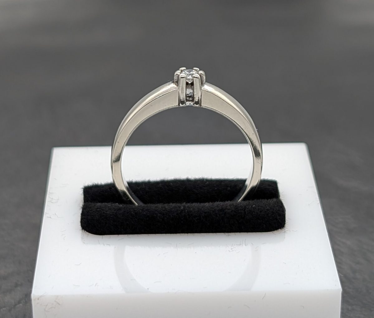 Solitär Damenring 585/14K Brillant 0,10ct 4,18Gramm Weißgold Ring Gr.58 #1038