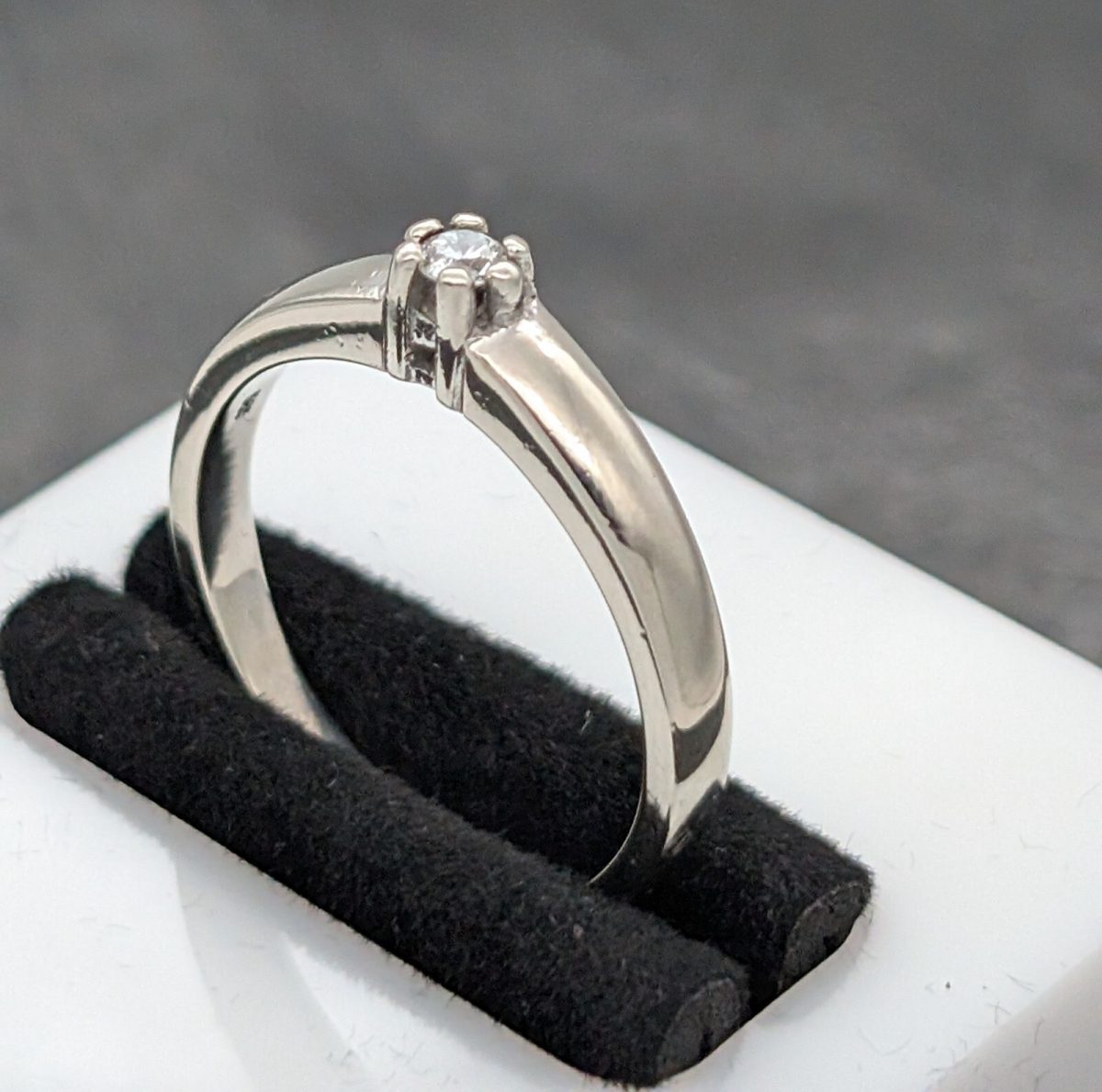 Solitär Damenring 585/14K Brillant 0,10ct 4,18Gramm Weißgold Ring Gr.58 #1038