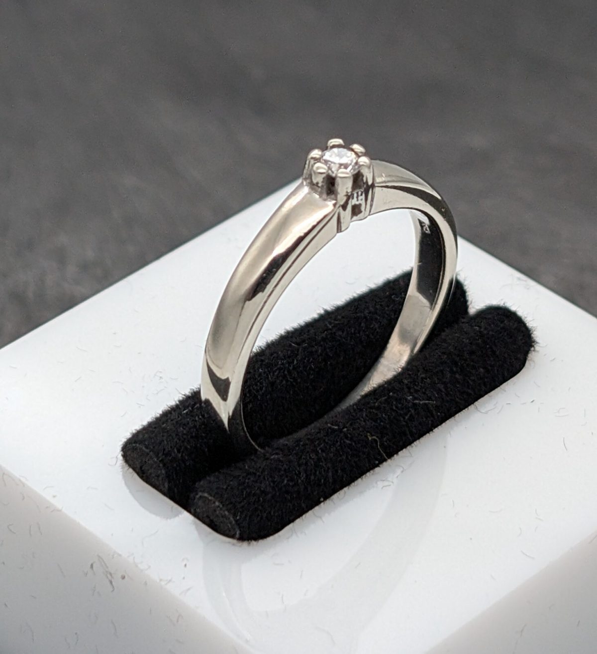 Solitär Damenring 585/14K Brillant 0,10ct 4,18Gramm Weißgold Ring Gr.58 #1038