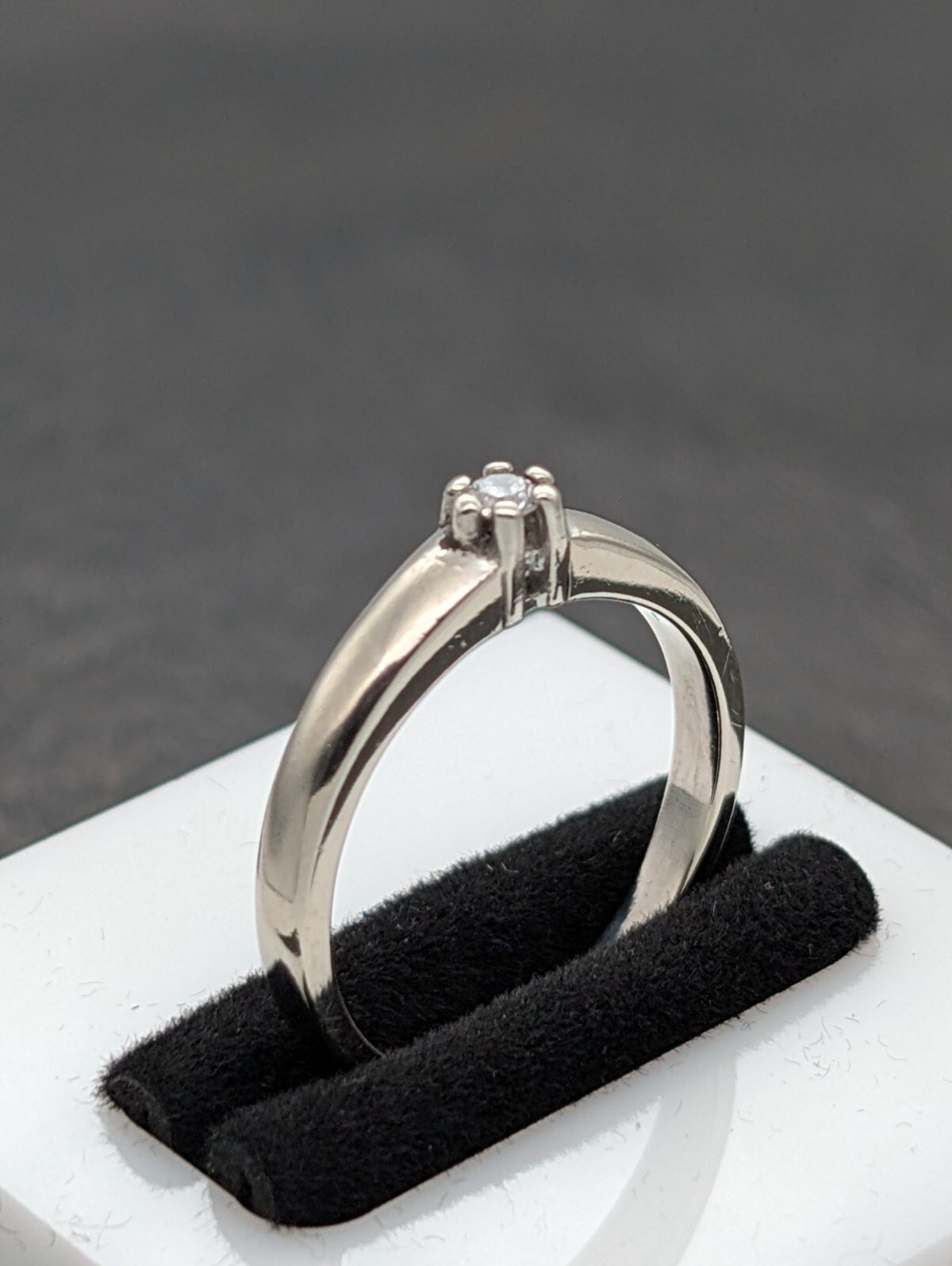 Solitär Damenring 585/14K Brillant 0,10ct 4,18Gramm Weißgold Ring Gr.58 #1038