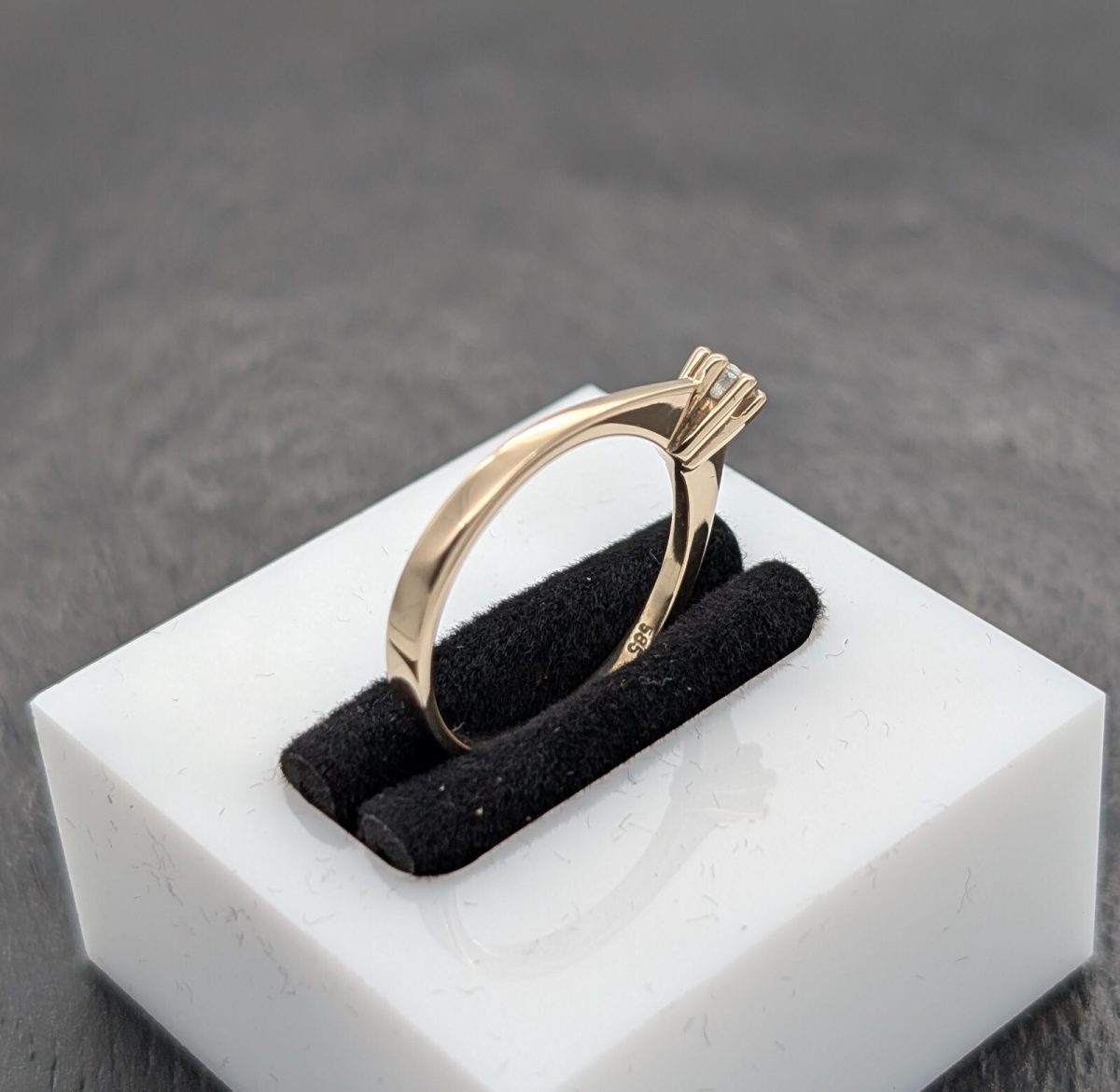 Solitär Damenring 585/14K Brillant 0,15ct 2,80Gramm Gelbgold Ring Gr.56 #1147