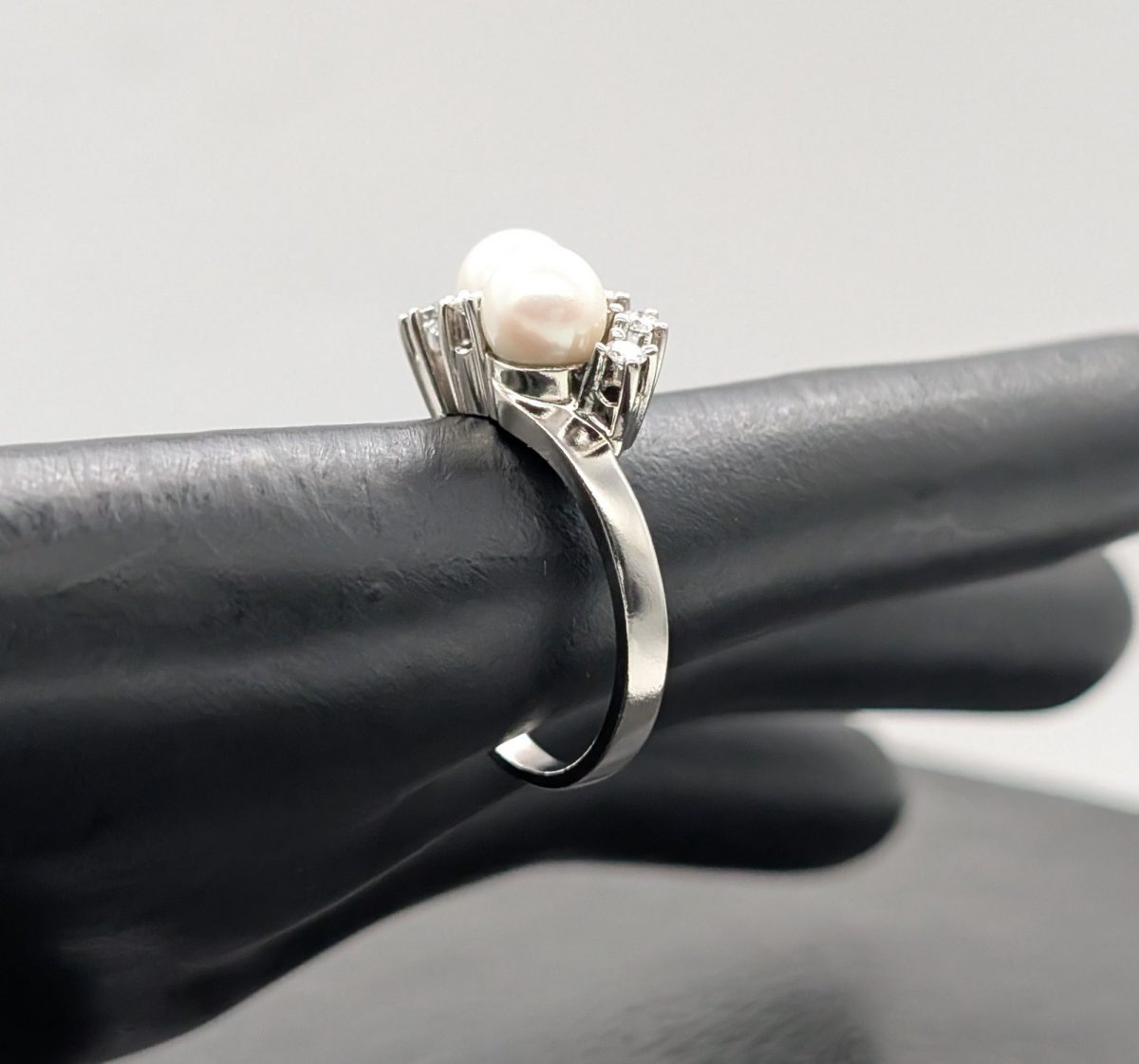 Damen Perlen Solitär Brillant Ring 0,30ct (Gr.59) Weißgold 585/14K 6,20Gr. #1049