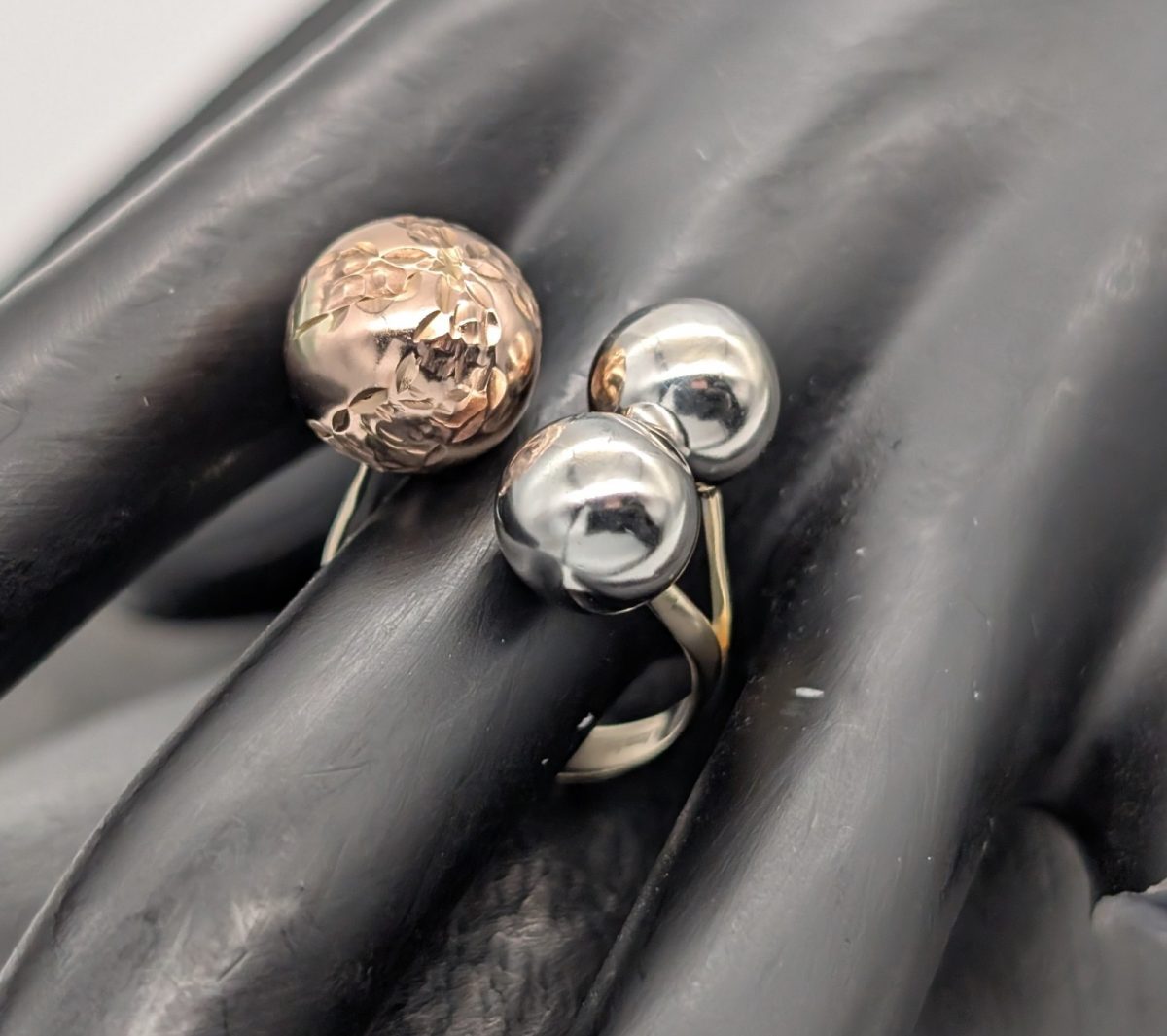 585/14K Tricolorgold Kugelring Siegelring - 3,95g - Damenring #1408