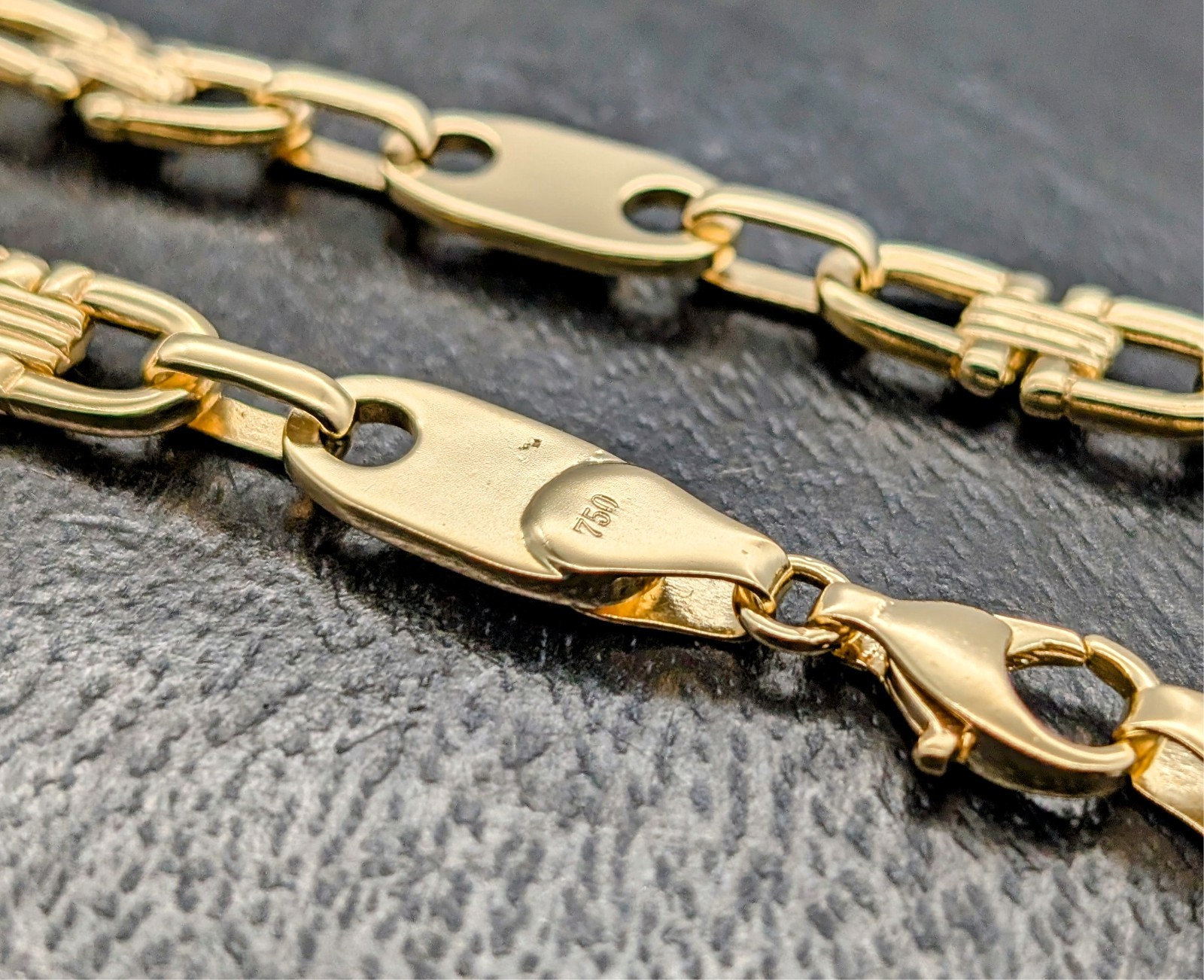 750/18K Gelbgold Steigbügelkette - 93,20 g - Plattenkette Kette 68,50cm #1452