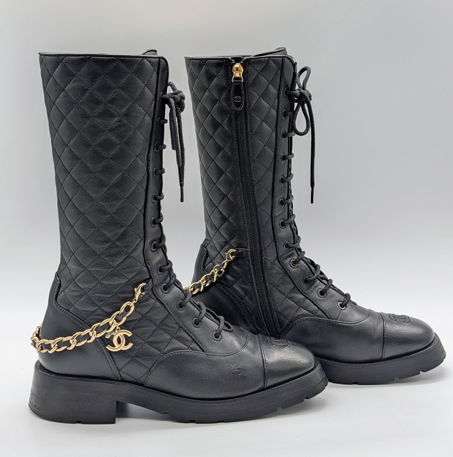 Chanel Lace-Up Combat Boots Leder – Gr. 40 – ikonische CC Chain – Quilted #930