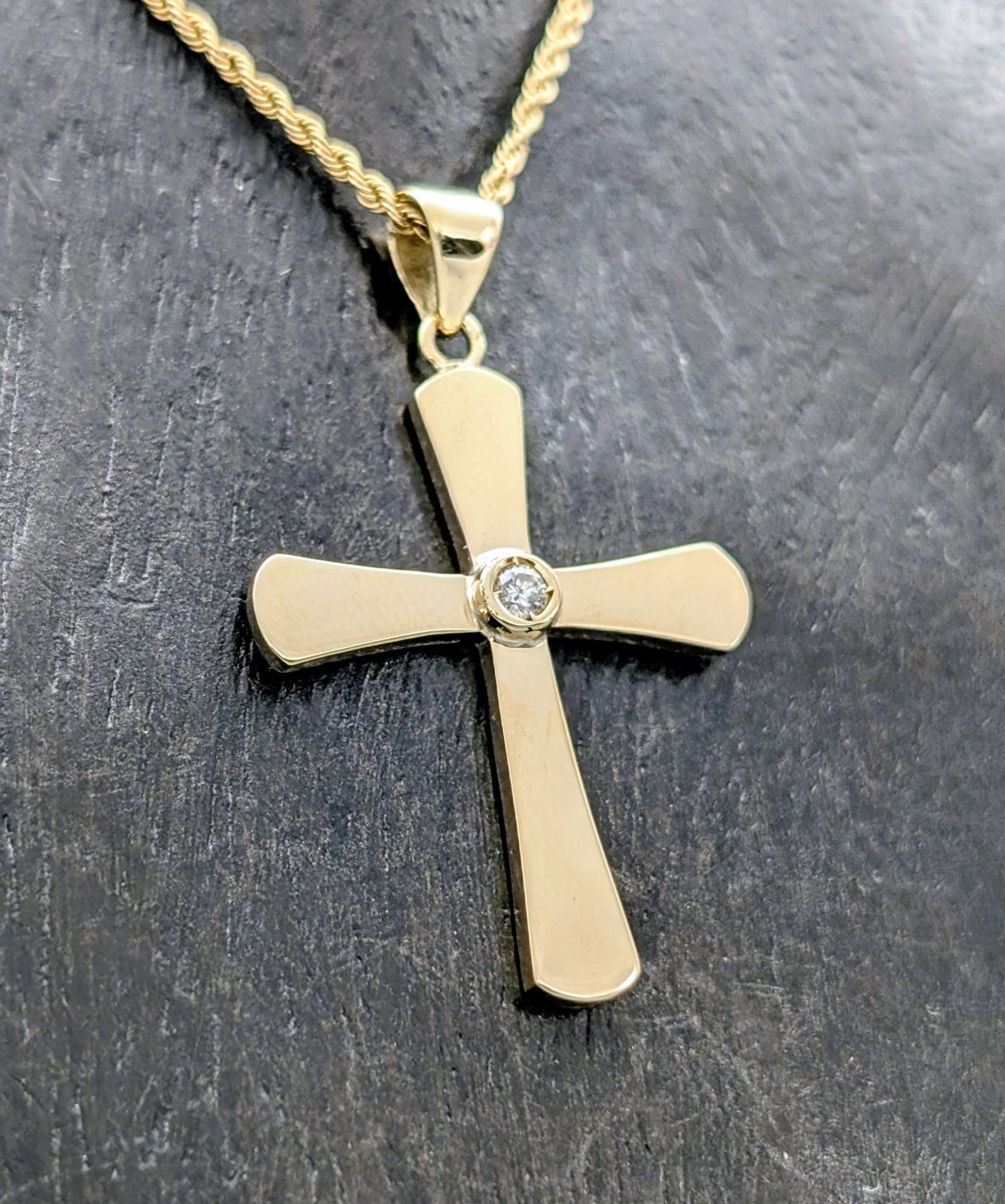 Jesus Kreuz Anhänger 585/14K Gelbgold mit Brillant 4,90g – Für Halsketten #1883