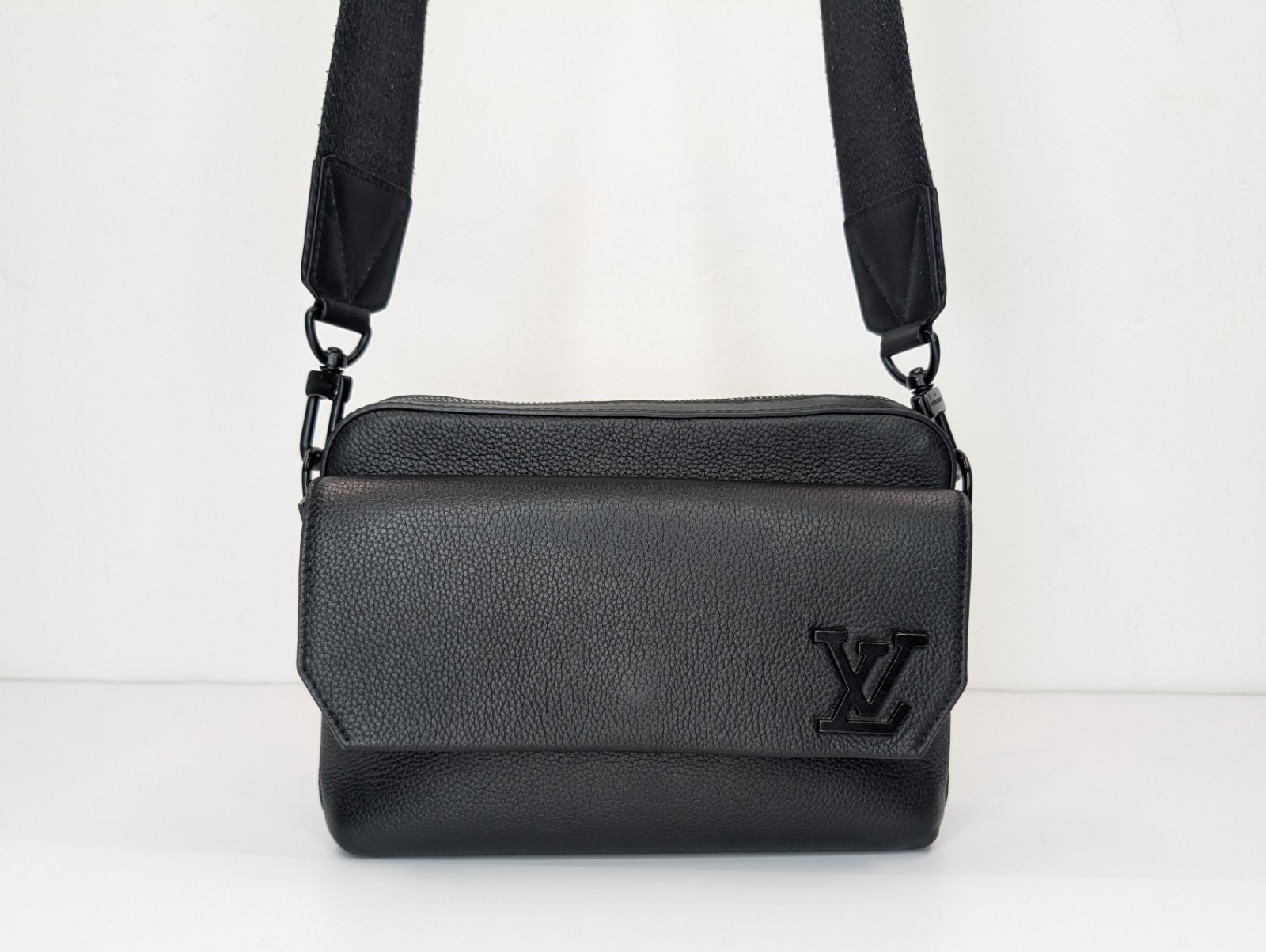 Louis Vuitton Herren Crossbody / Messenger Bag – M22482 Leder Full Set #1911