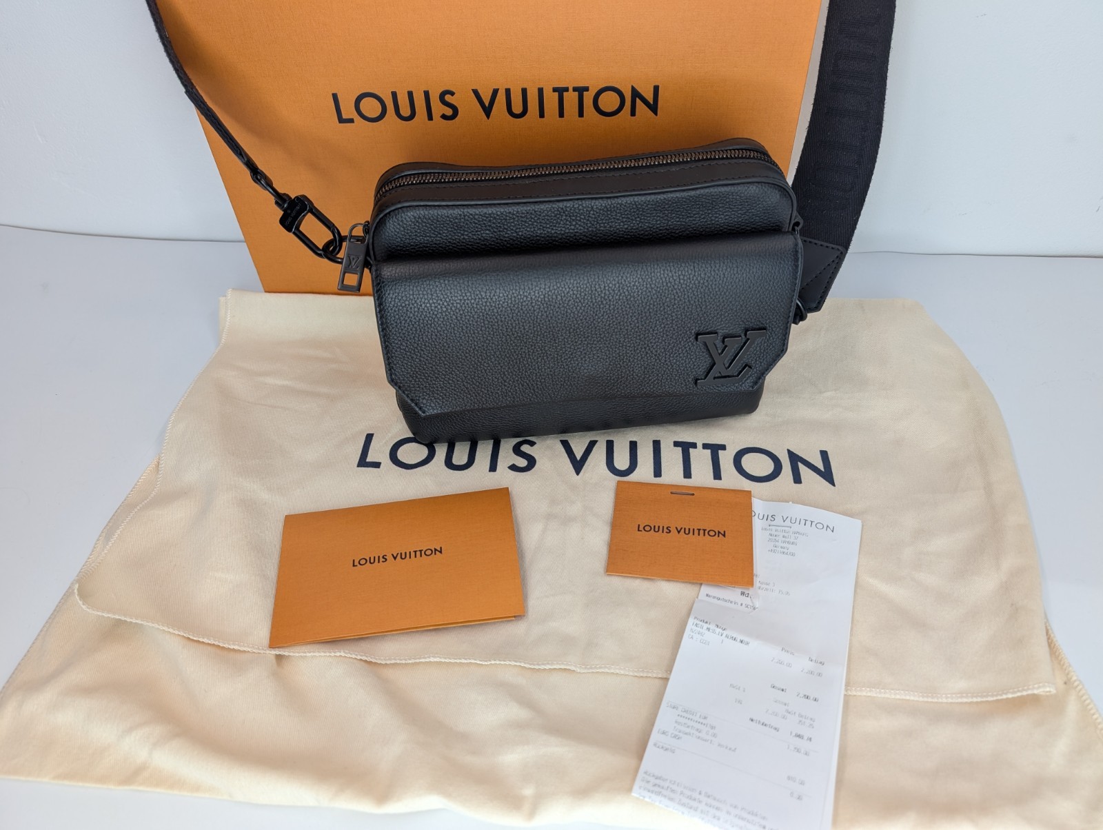 Louis Vuitton Herren Crossbody / Messenger Bag – M22482 Leder Full Set #1911