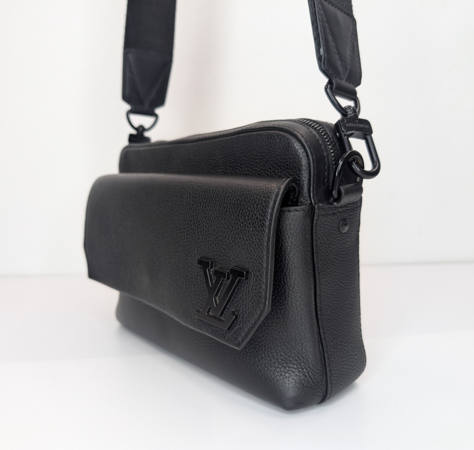 Louis Vuitton Herren Crossbody / Messenger Bag – M22482 Leder Full Set #1911