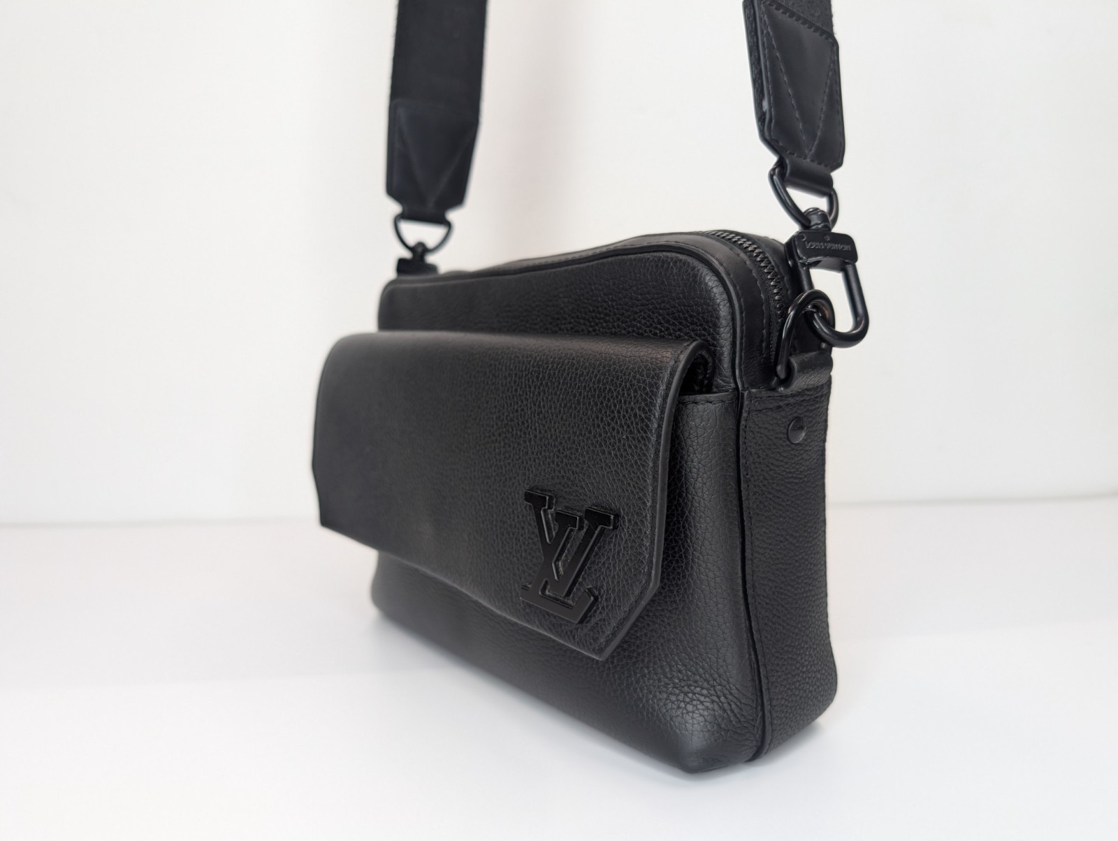 Louis Vuitton Herren Crossbody / Messenger Bag – M22482 Leder Full Set #1911