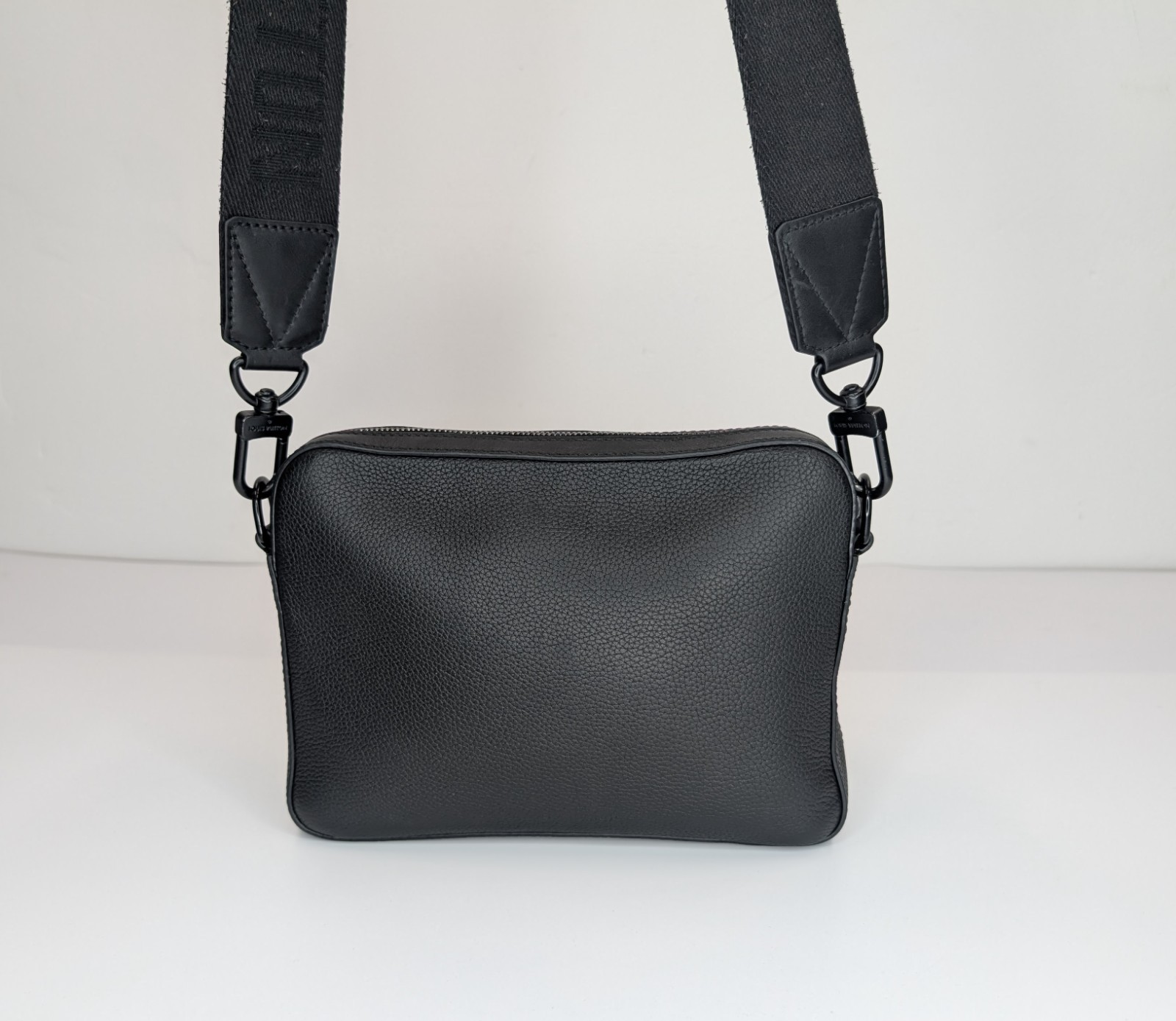 Louis Vuitton Herren Crossbody / Messenger Bag – M22482 Leder Full Set #1911