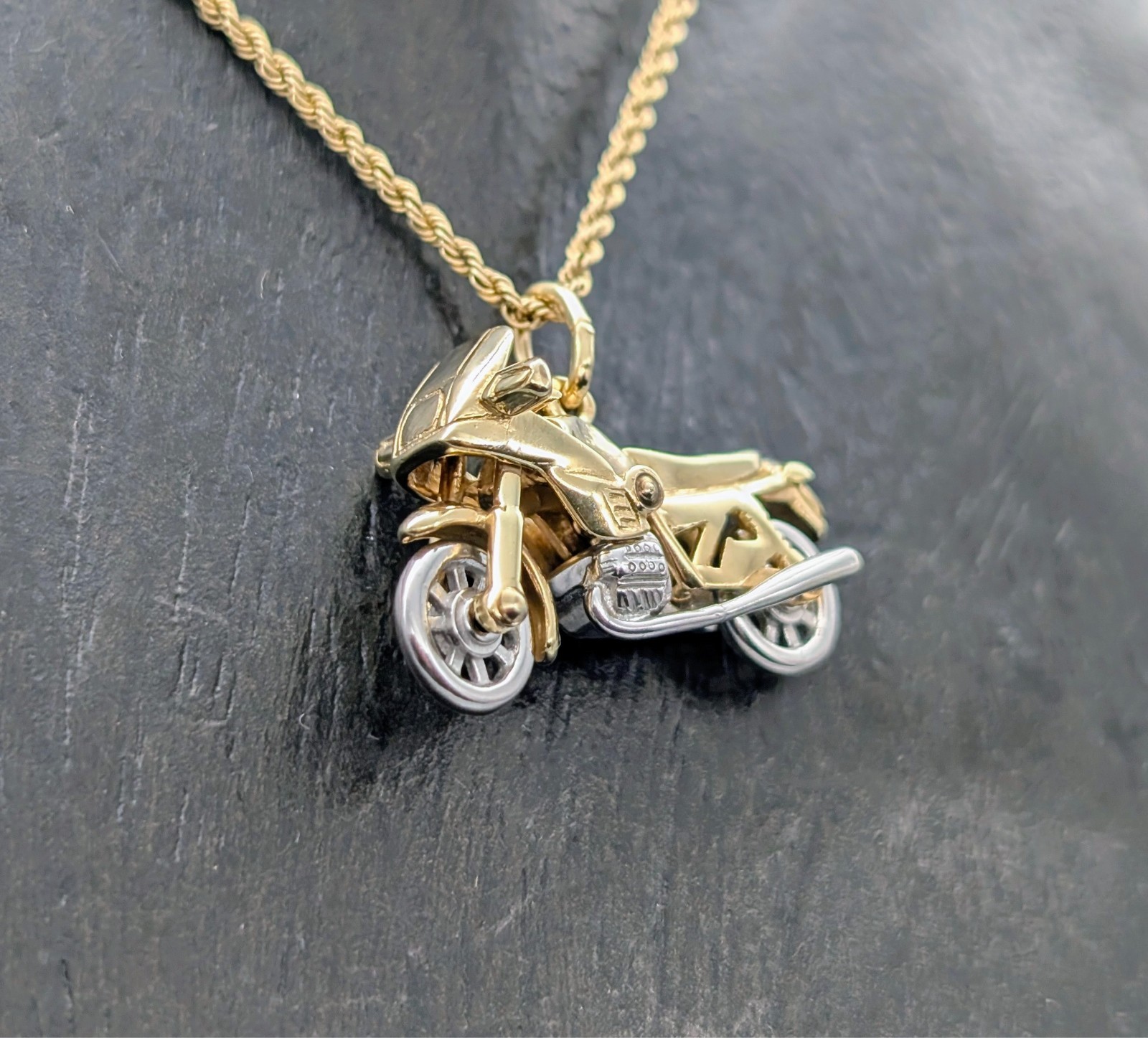 Motorrad Anhänger 333/8K Gelbgold – 5,25g – für Halsketten #N191