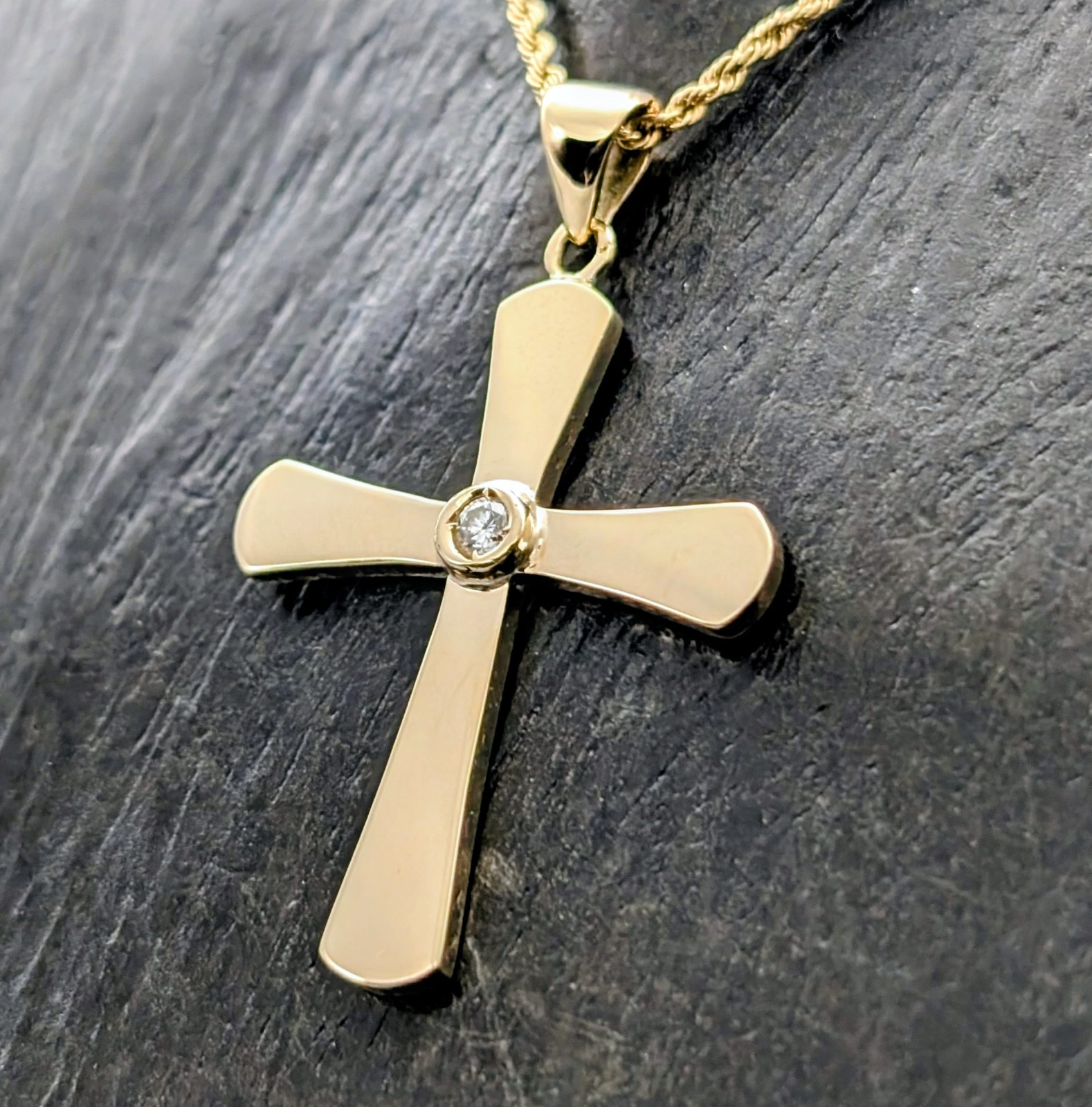 Jesus Kreuz Anhänger 585/14K Gelbgold mit Brillant 4,90g – Für Halsketten #1883