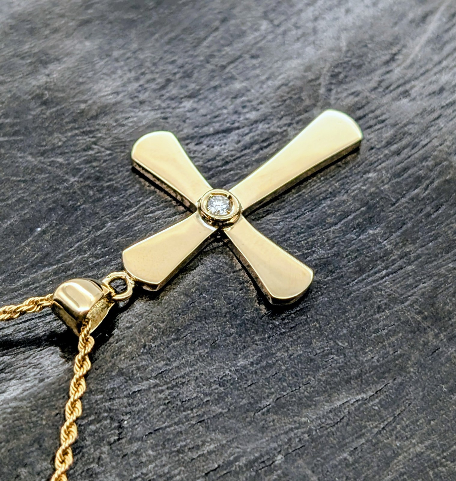Jesus Kreuz Anhänger 585/14K Gelbgold mit Brillant 4,90g – Für Halsketten #1883