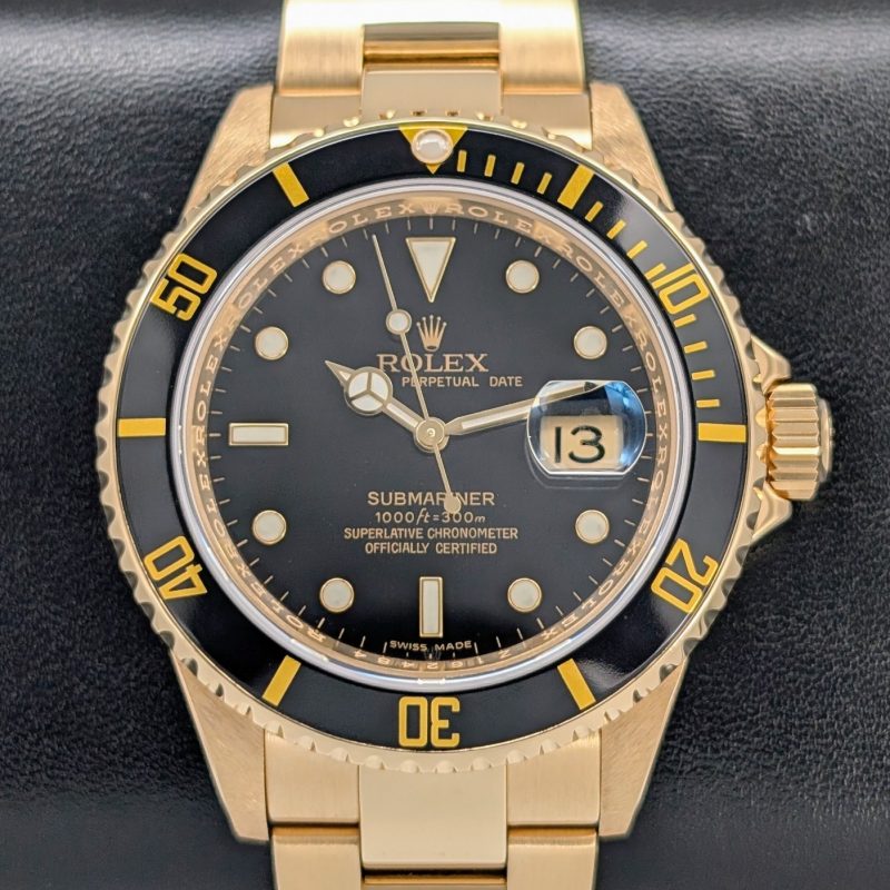 Rolex Submariner Date 16618 | Black/Dial | 18K Gold | Ø40mm Full Set 2007 #1951