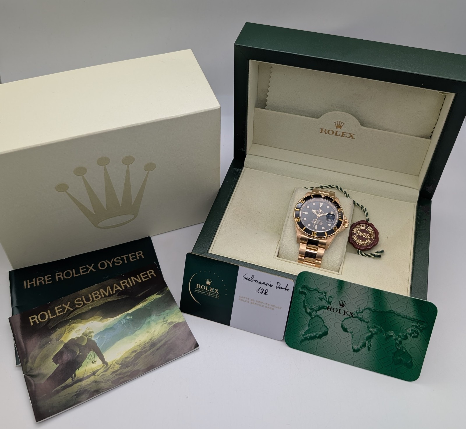 Rolex Submariner Date 16618 | Black/Dial | 18K Gold | Ø40mm Full Set 2007 #1951