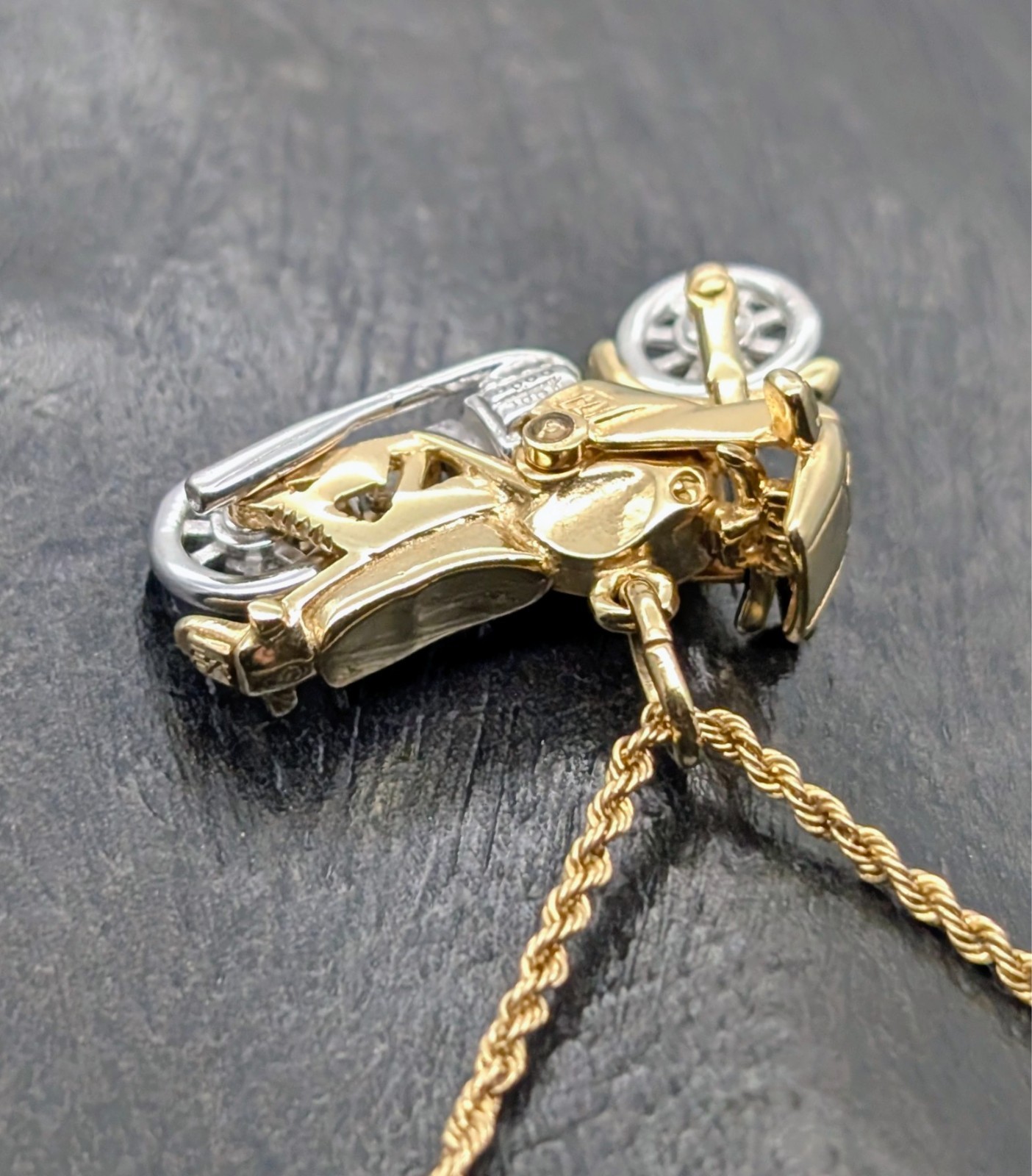 Motorrad Anhänger 333/8K Gelbgold – 5,25g – für Halsketten #N191
