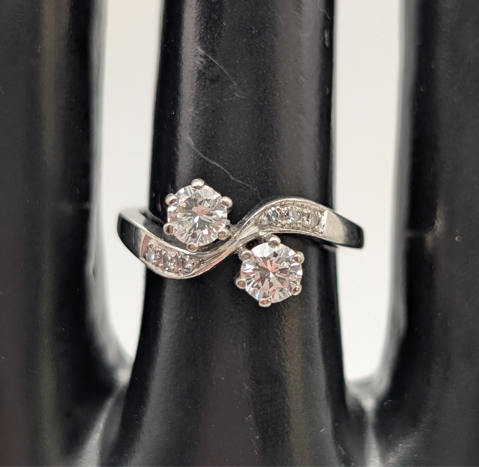 Solitär Brillant 0,62ct Damen Ring Weißgold 750/18K – 4,65g – (Gr. 53) #2077