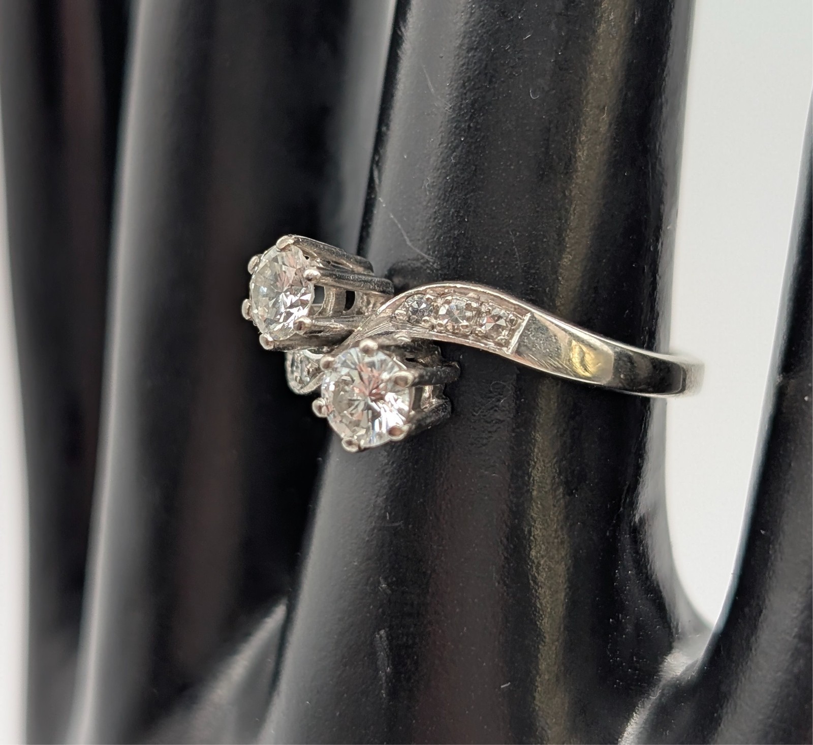 Solitär Brillant 0,62ct Damen Ring Weißgold 750/18K – 4,65g – (Gr. 53) #2077
