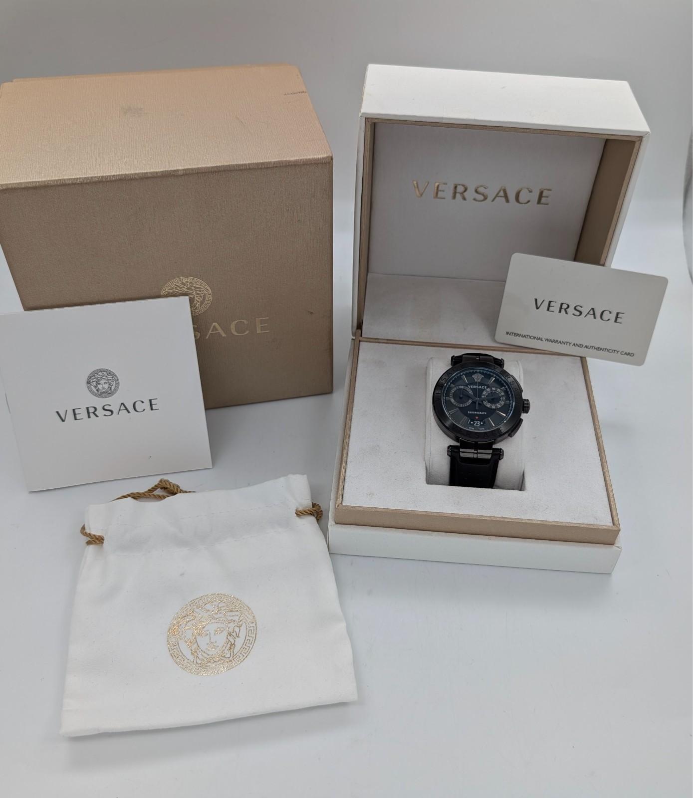 Versace V-Racer Aion Chronograph Ref. VBR030017 –Ø45mm Herrenuhr Full Set #3106