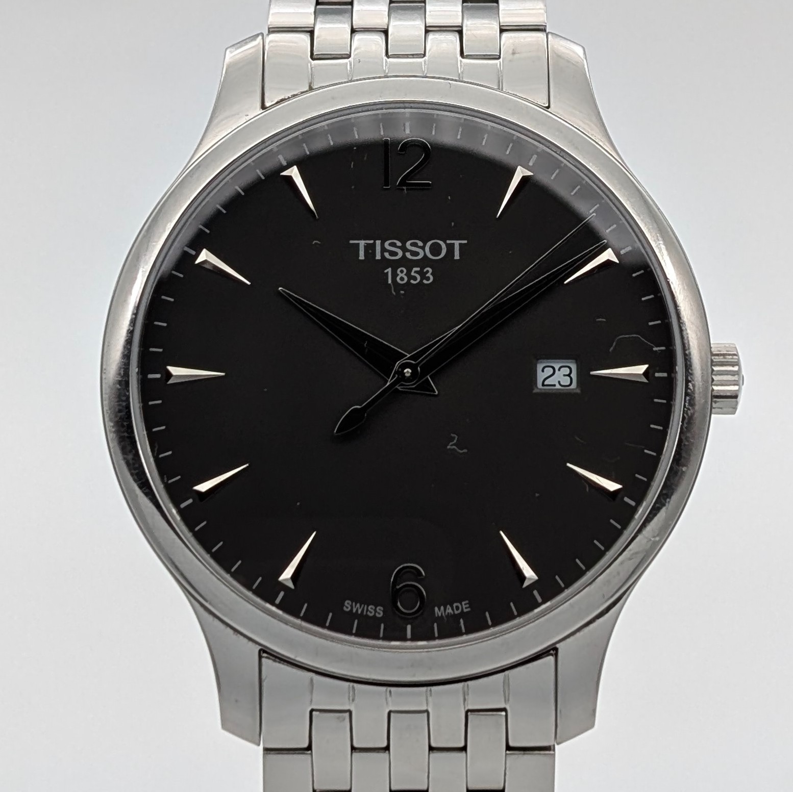 Tissot Tradition Herren Quarz T063610A Black/Silver – Ø42mm Herrenuhr #3130