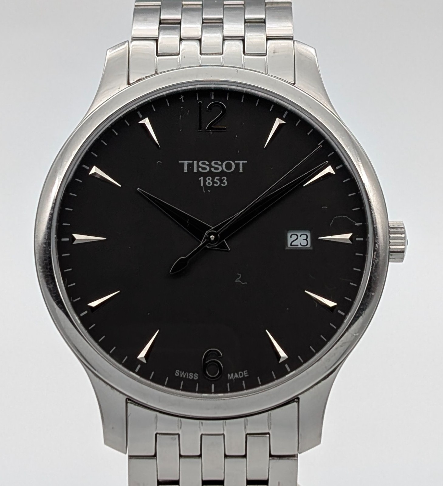 Tissot Tradition Herren Quarz T063610A Black/Silver – Ø42mm Herrenuhr #3130