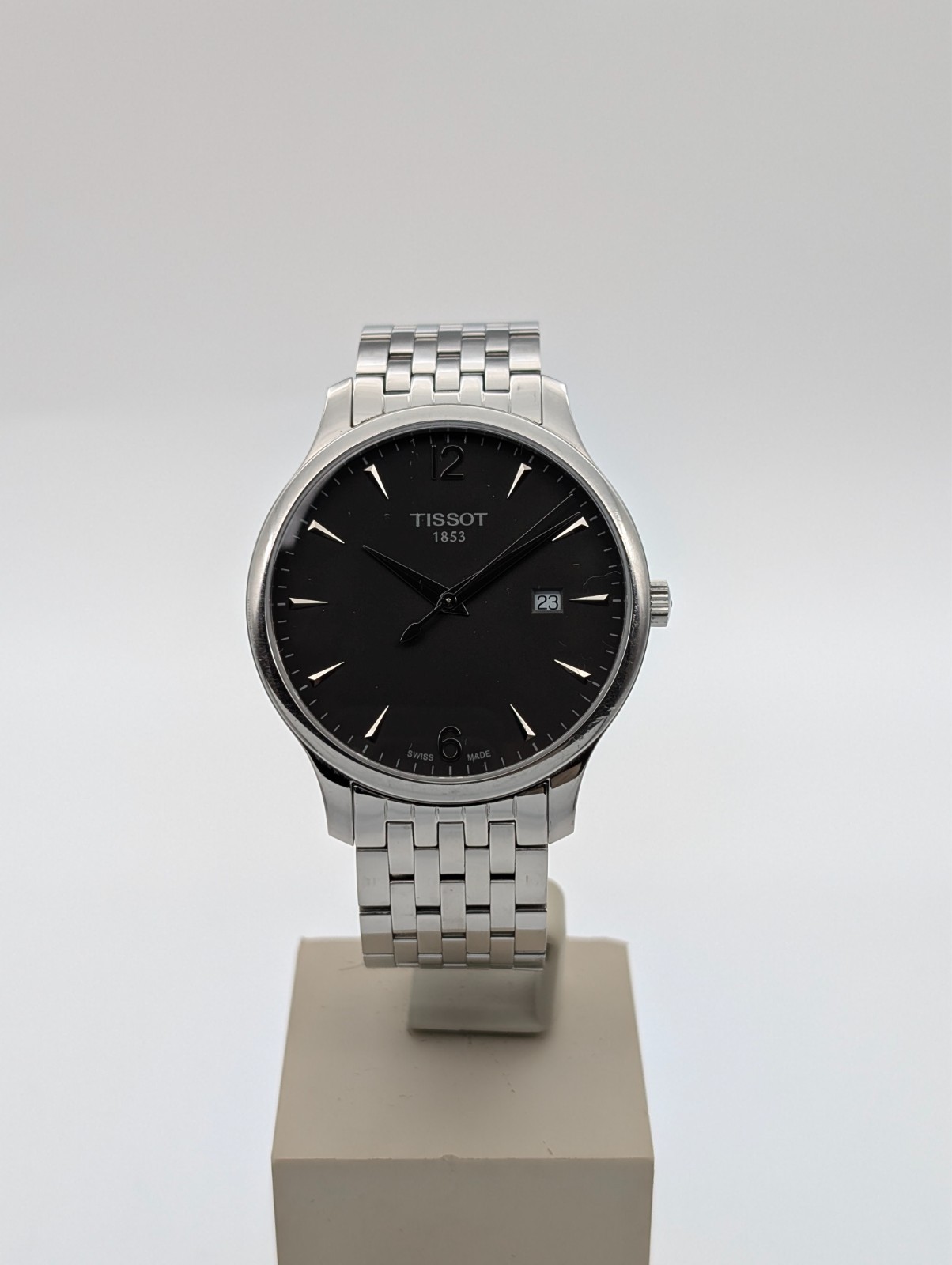 Tissot Tradition Herren Quarz T063610A Black/Silver – Ø42mm Herrenuhr #3130