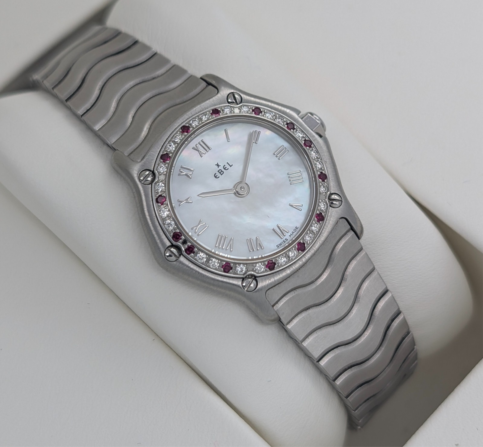 Ebel Classic 9157116-20 Rubin Bezel Quarz Uhr Ø24mm Damenuhr #3157