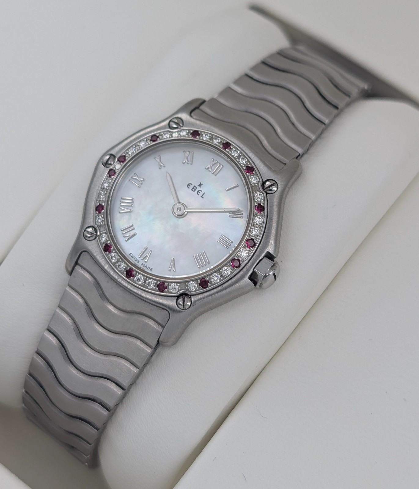 Ebel Classic 9157116-20 Rubin Bezel Quarz Uhr Ø24mm Damenuhr #3157