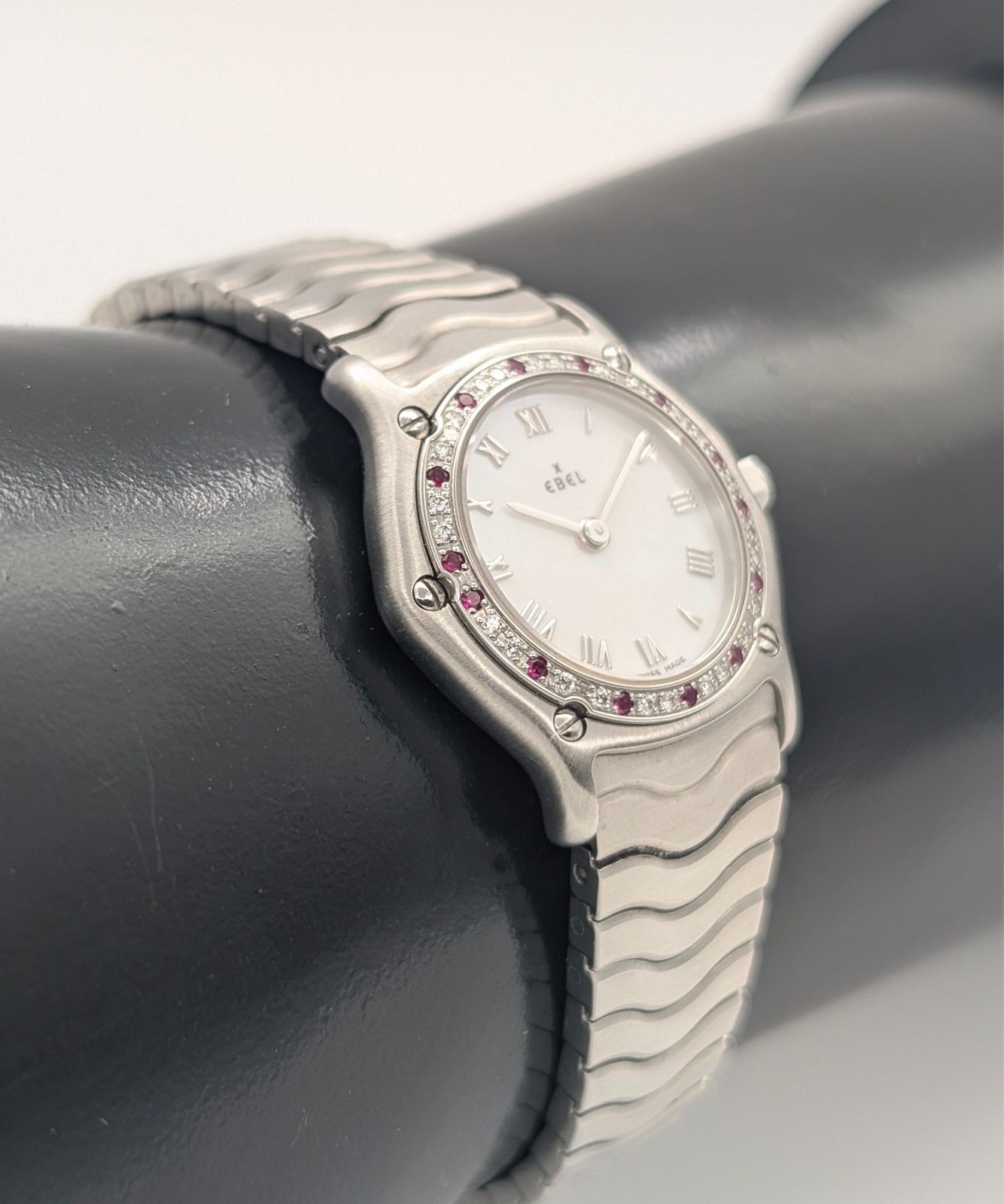Ebel Classic 9157116-20 Rubin Bezel Quarz Uhr Ø24mm Damenuhr #3157