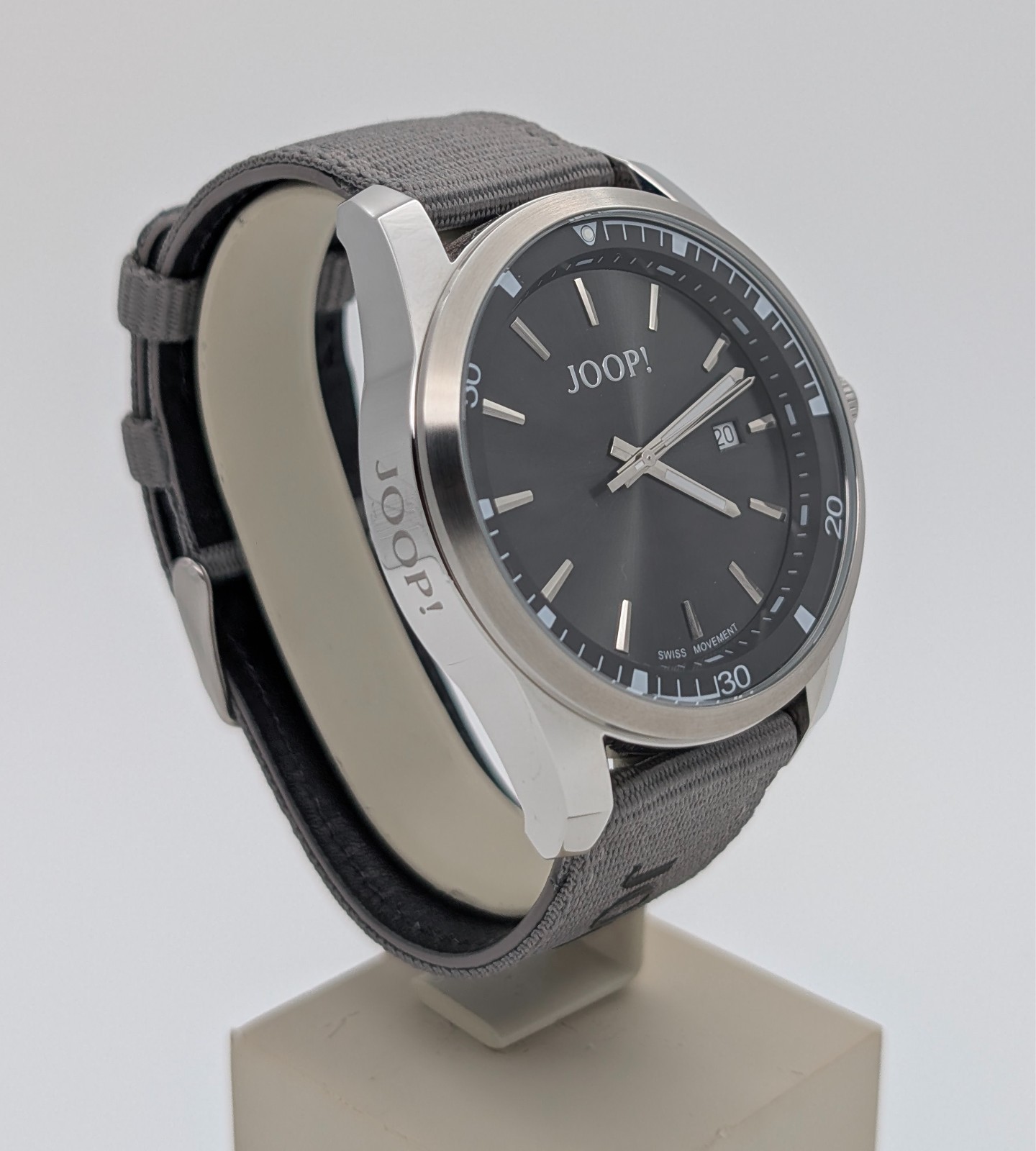 Joop 2033710 Armbanduhr – Ø45mm Quarz Stoffarmband Grau #3135