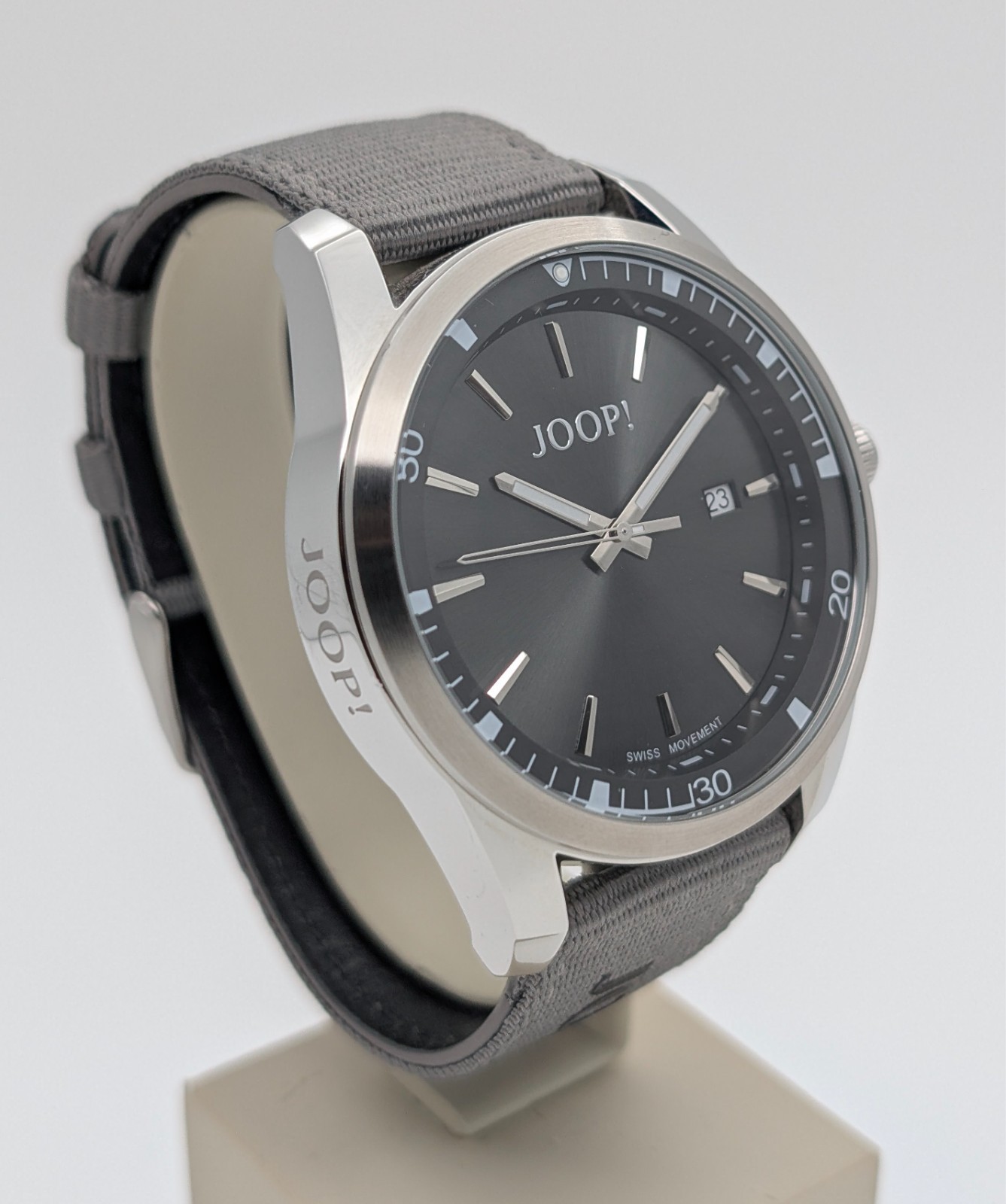 Joop 2033710 Armbanduhr – Ø45mm Quarz Stoffarmband Grau #3135