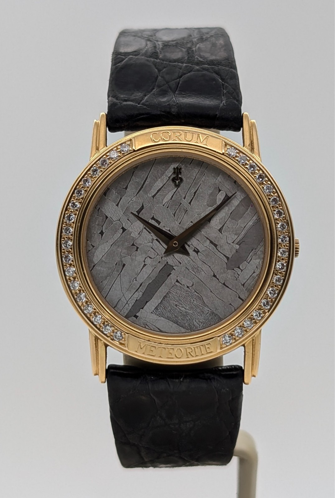 CORUM Meteorite 18K Gold Ref. 50.450.65 - Ø31mm Damenuhr Diamond Bezel #3402