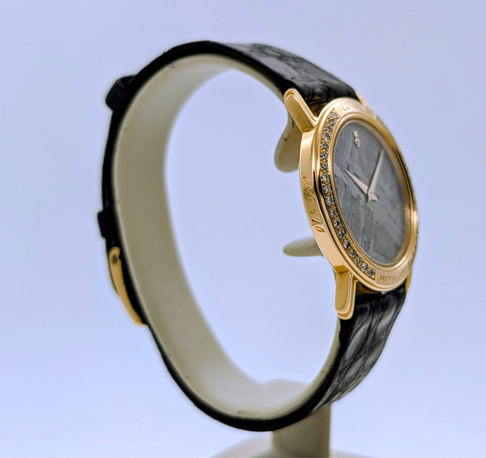 CORUM Meteorite 18K Gold Ref. 50.450.65 - Ø31mm Damenuhr Diamond Bezel #3402